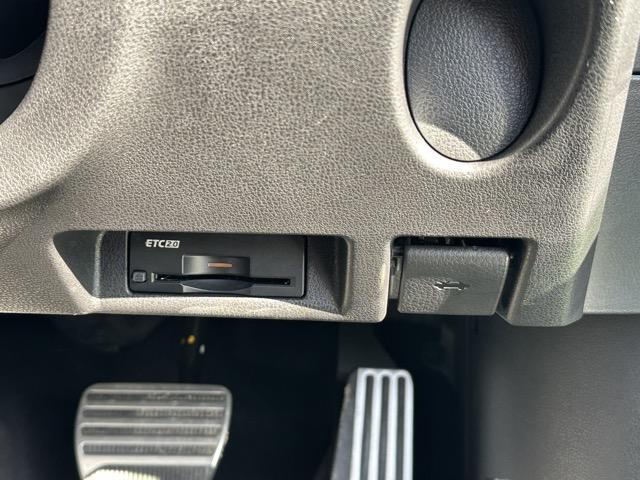 フェアレディZ ニスモ 9AT NISMO専用チューニング&エクステリア&インテリア NissanConnectナビゲーション ETC2.0 LEDヘッドランプ レイズ製19インチ鍛造AW パドルシフト レカロ製シート(19枚目)