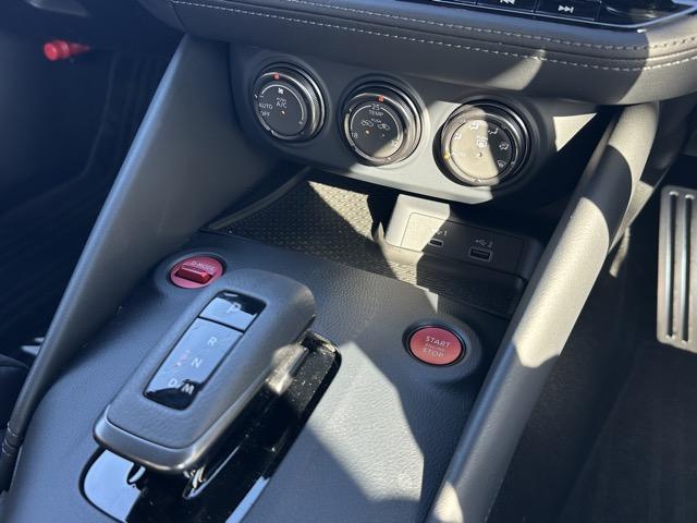 フェアレディZ ニスモ 9AT NISMO専用チューニング&エクステリア&インテリア NissanConnectナビゲーション ETC2.0 LEDヘッドランプ レイズ製19インチ鍛造AW パドルシフト レカロ製シート(27枚目)