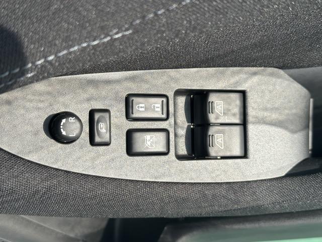 フェアレディZ バージョンS 6MT エマージェンシーブレーキ LEDヘッドランプ NissanConnectナビゲーション ETC2.0 本革巻ステアリング・シフトノブ 3連サブメーター デュアルエキゾースト 登録済未使用車(13枚目)