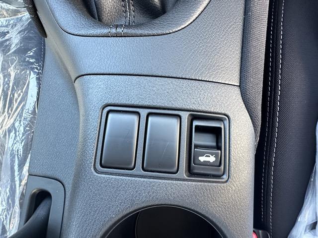 フェアレディZ バージョンS 6MT エマージェンシーブレーキ LEDヘッドランプ NissanConnectナビゲーション ETC2.0 本革巻ステアリング・シフトノブ 3連サブメーター デュアルエキゾースト 登録済未使用車(21枚目)