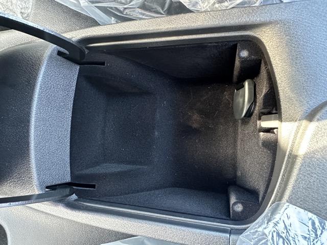 フェアレディZ バージョンS 6MT エマージェンシーブレーキ LEDヘッドランプ NissanConnectナビゲーション ETC2.0 本革巻ステアリング・シフトノブ 3連サブメーター デュアルエキゾースト 登録済未使用車(22枚目)