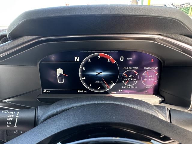 フェアレディZ バージョンS 6MT エマージェンシーブレーキ LEDヘッドランプ NissanConnectナビゲーション ETC2.0 本革巻ステアリング・シフトノブ 3連サブメーター デュアルエキゾースト 登録済未使用車(23枚目)