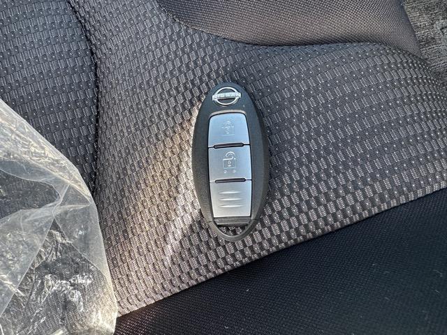 フェアレディZ バージョンS 6MT エマージェンシーブレーキ LEDヘッドランプ NissanConnectナビゲーション ETC2.0 本革巻ステアリング・シフトノブ 3連サブメーター デュアルエキゾースト 登録済未使用車(28枚目)