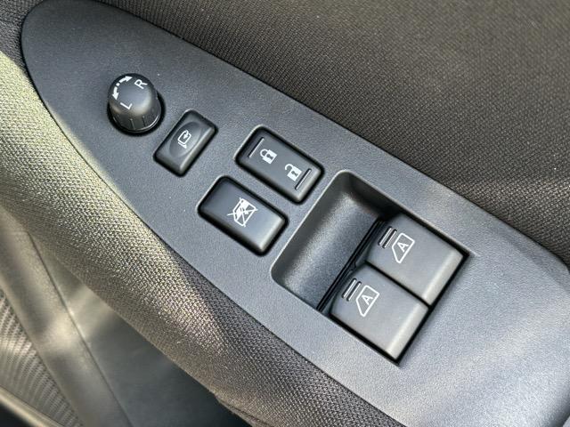 フェアレディZ ベースグレード 6MT LEDヘッドランプ NissanConnectナビゲーション バックモニター ETC2.0 本革巻ステアリング 3連サブメーター アルミペダル エマージェンシーブレーキ スマートキー(12枚目)