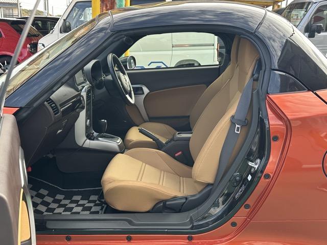 コペン ローブ ナビゲーション バックカメラ 社外アルミホイール スマートキー LEDヘッドライト フルオートエアコン シートヒーター 革巻きハンドル アイドリングストップ パワーウィンドー(6枚目)