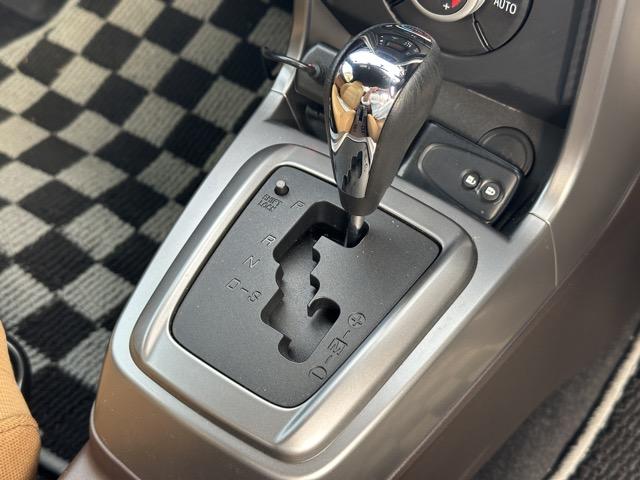 コペン ローブ ナビゲーション バックカメラ 社外アルミホイール スマートキー LEDヘッドライト フルオートエアコン シートヒーター 革巻きハンドル アイドリングストップ パワーウィンドー(15枚目)