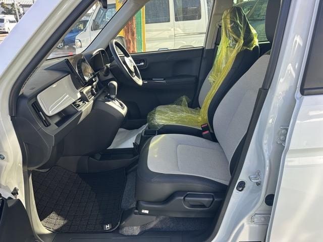 Ｎ－ＯＮＥ オリジナル　純正ディスプレイオーディオ・バックモニター・ドラレコ付　ホンダセンシング　ＬＥＤヘッドランプ　電子制御パーキングブレーキ　オートブレーキホールド機能　オートライト　オートエアコン　スマートキー（6枚目）