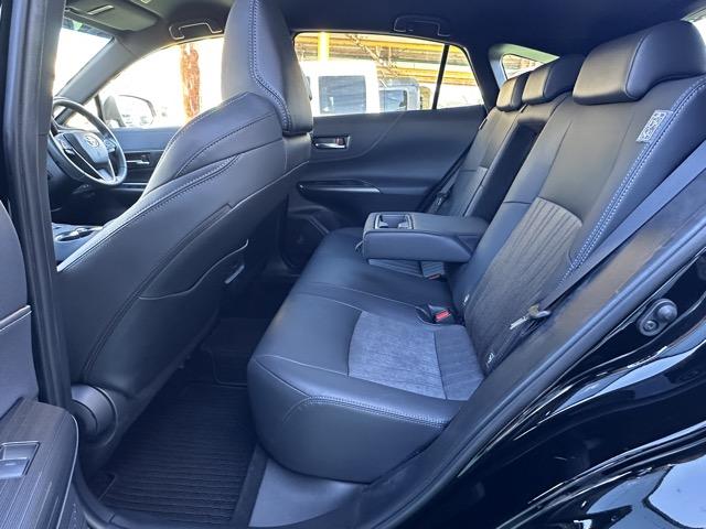 ハリアー Z 内装色/ブラック セーフティセンス LEDヘッドランプ ディスプレイオーディオ パノラミックビューモニター JBLサウンドシステム デジタルインナーミラー パワーバックドア 本革巻ステアリング(7枚目)