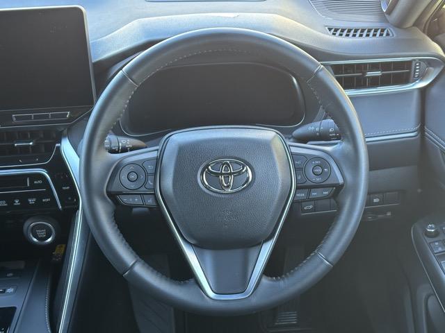 ハリアー Z 内装色/ブラック セーフティセンス LEDヘッドランプ ディスプレイオーディオ パノラミックビューモニター JBLサウンドシステム デジタルインナーミラー パワーバックドア 本革巻ステアリング(9枚目)