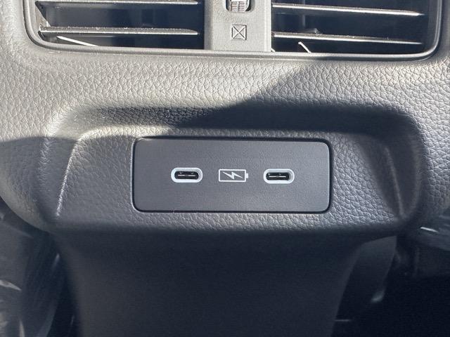 ZR-V e:HEV Z 内装色/ブラック ホンダセンシング LEDヘッドライト HondaCONNECTディスプレー+ETC2.0 BOSEサウンドシステム 前席&後席シートヒーター ステアリングヒーター 登録済未使用車(10枚目)