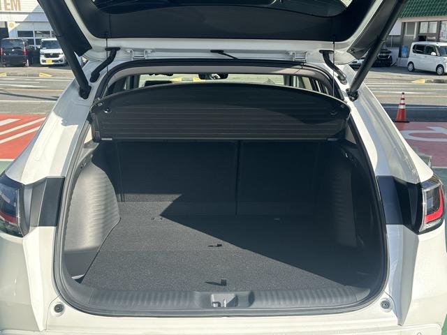ZR-V e:HEV Z 内装色/ブラック ホンダセンシング LEDヘッドライト HondaCONNECTディスプレー+ETC2.0 BOSEサウンドシステム 前席&後席シートヒーター ステアリングヒーター 登録済未使用車(12枚目)