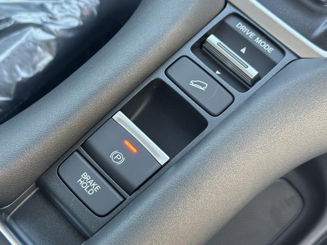 ZR-V e:HEV Z 内装色/ブラック ホンダセンシング LEDヘッドライト HondaCONNECTディスプレー+ETC2.0 BOSEサウンドシステム 前席&後席シートヒーター ステアリングヒーター 登録済未使用車(23枚目)