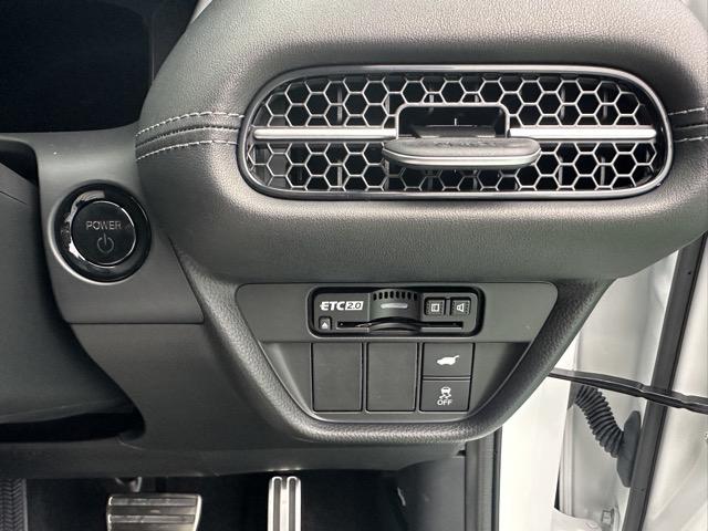 ZR-V e:HEV Z 内装色/ブラック ホンダセンシング フルLEDヘッドライト HondaCONNECTディスプレー+ETC2.0 マルチビューカメラシステム BOSEサウンドシステム シートヒーター パワーシート(20枚目)