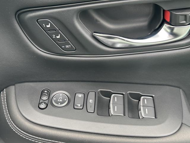 ZR-V e:HEV Z 内装色/ブラック ホンダセンシング フルLEDヘッドライト HondaCONNECTディスプレー+ETC2.0 マルチビューカメラシステム BOSEサウンドシステム シートヒーター パワーシート(19枚目)