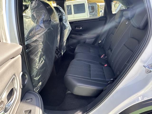ZR-V e:HEV Z特別仕様車ブラックスタイル ホンダセンシング LEDヘッドライト HondaCONNECTディスプレー+ETC2.0 BOSEプレミアムサウンド シートヒーター ステアリングヒーター パワーテールゲート ワイヤレス充電器(7枚目)