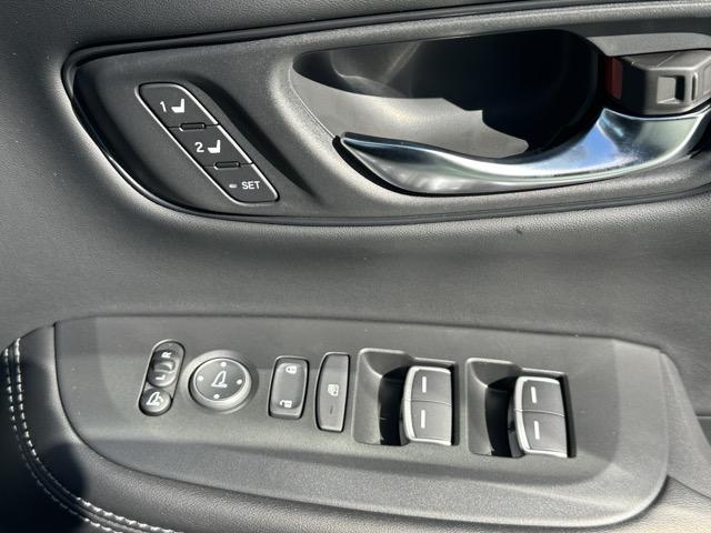 ZR-V e:HEV Z特別仕様車ブラックスタイル ホンダセンシング LEDヘッドライト HondaCONNECTディスプレー+ETC2.0 BOSEプレミアムサウンド シートヒーター ステアリングヒーター パワーテールゲート ワイヤレス充電器(19枚目)