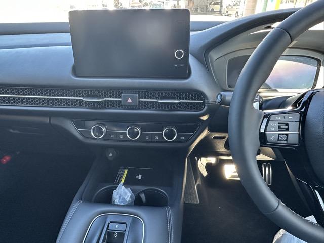ZR-V e:HEV Z特別仕様車ブラックスタイル ホンダセンシング LEDヘッドライト HondaCONNECTディスプレー+ETC2.0 BOSEプレミアムサウンド シートヒーター ステアリングヒーター パワーテールゲート ワイヤレス充電器(22枚目)