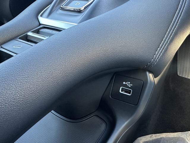 ZR-V e:HEV Z特別仕様車ブラックスタイル ホンダセンシング LEDヘッドライト HondaCONNECTディスプレー+ETC2.0 BOSEプレミアムサウンド シートヒーター ステアリングヒーター パワーテールゲート ワイヤレス充電器(25枚目)