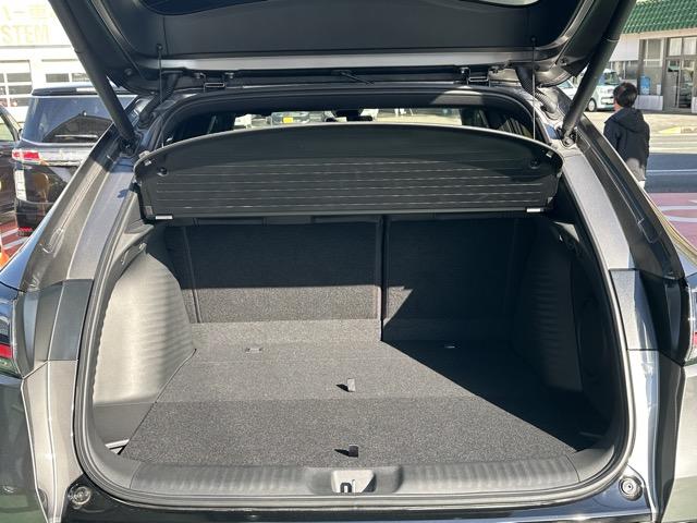 ZR-V e:HEV Z特別仕様車ブラックスタイル ホンダセンシング LEDヘッドライト HondaCONNECTディスプレー+ETC2.0 BOSEプレミアムサウンド シートヒーター ステアリングヒーター パワーテールゲート ワイヤレス充電器(13枚目)