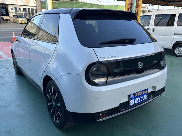 Honda e アドバンス 走行距離643km ホンダセンシング ワイドスクリーンHondaCONNECTディスプレー+ETC2.0 マルチビューカメラ センターカメラミラー ステアリングヒーター シートヒーター スカイルーフ(5枚目)
