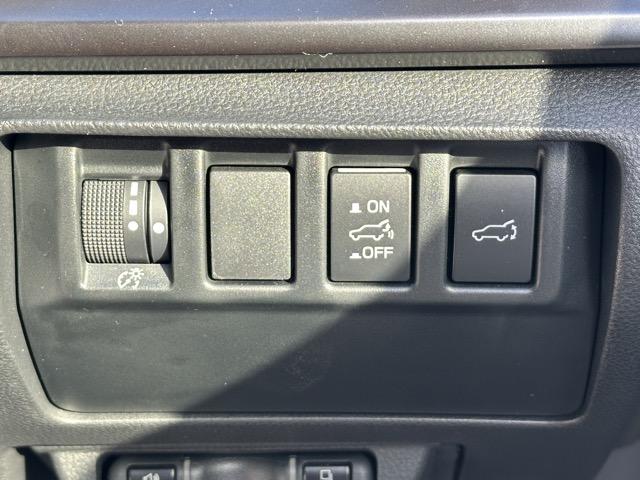 レヴォーグ STIスポーツ EX サンルーフ 純正ナビゲーション バック&サイドカメラ デジタルインナーミラー スマートキー LEDヘッドライト フルオートエアコン シートヒーター パワーシート パワーバックドア 革巻きハンドル(22枚目)