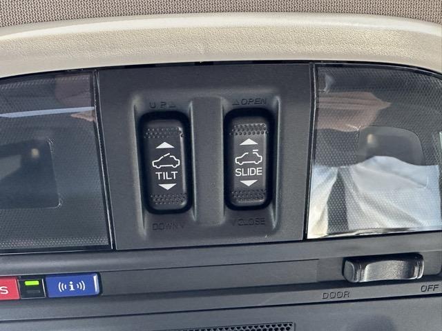 レヴォーグ STIスポーツ EX サンルーフ 純正ナビゲーション バック&サイドカメラ デジタルインナーミラー スマートキー LEDヘッドライト フルオートエアコン シートヒーター パワーシート パワーバックドア 革巻きハンドル(32枚目)