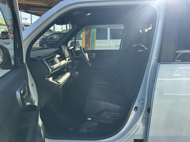 N-WGN L スタイル+ビター 特別仕様車 純正ナビ(LXU-247NBi)・バックモニター・ETC・社外アルミホイール付 ホンダセンシング LEDヘッドランプ 電子制御パーキングブレーキ オートブレーキホールド機能 シートヒーター(6枚目)