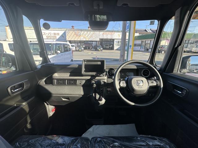 N-BOXカスタム ベースグレード 両側パワースライドドア スマートキー LEDヘッドライト フルオートエアコン シートヒーター USB充電ソケット ロールサンシェード シートバックテーブル 電気式パーキングブレーキ 届出済未使用車(8枚目)