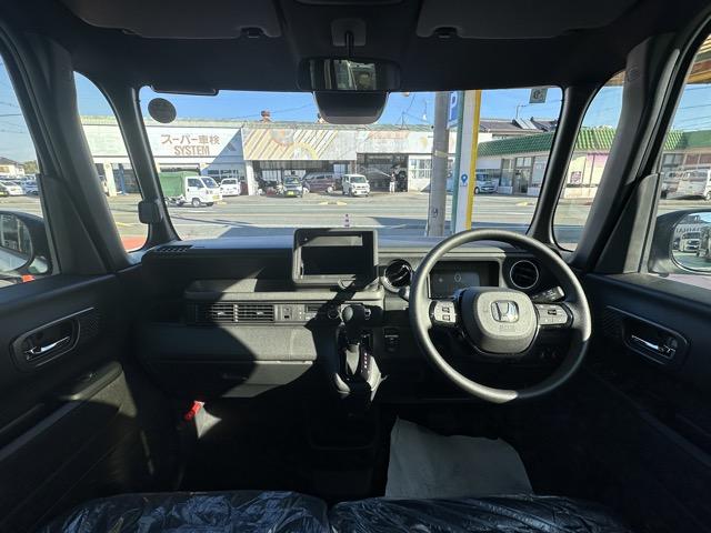 N-BOXカスタム ベースグレード 両側パワースライドドア スマートキー LEDヘッドライト フルオートエアコン シートヒーター USB充電ソケット ロールサンシェード シートバックテーブル 電気式パーキングブレーキ 届出済未使用車(8枚目)