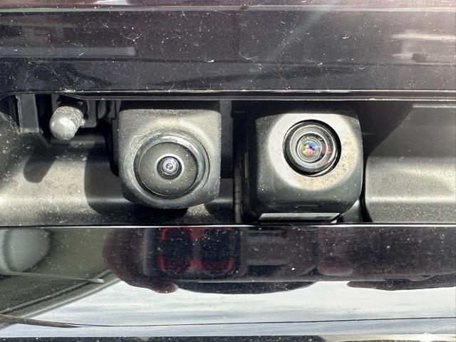 プリウス Z 4WD セーフティセンス LEDヘッドランプ ディスプレイオーディオ ETC2.0 デジタルインナーミラー パノラミックビュー パワーバックドア ステアリングヒーター シートヒーター&ベンチレーション(11枚目)