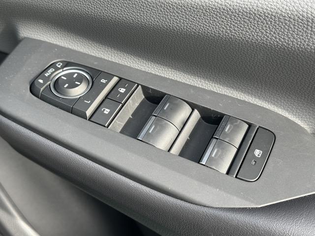 プリウス Z 4WD セーフティセンス LEDヘッドランプ ディスプレイオーディオ ETC2.0 デジタルインナーミラー パノラミックビュー パワーバックドア ステアリングヒーター シートヒーター&ベンチレーション(20枚目)