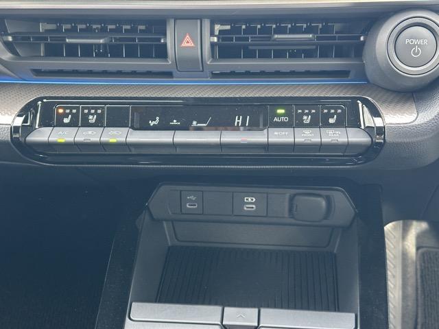 プリウス Z 4WD セーフティセンス LEDヘッドランプ ディスプレイオーディオ ETC2.0 デジタルインナーミラー パノラミックビュー パワーバックドア ステアリングヒーター シートヒーター&ベンチレーション(26枚目)