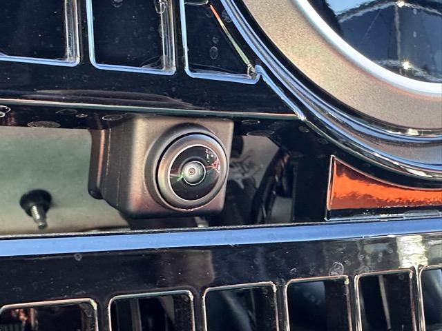 キャラバン ロングオーテックラインプラス　ディーゼル車　４ＷＤ　寒冷地仕様　スマートキー　ＬＥＤヘッドライト　両側スライドドア　フルオートエアコン　シートヒーター　アラウンドビューモニター　革巻きハンドル　フォグランプ　登録済未使用車（33枚目）