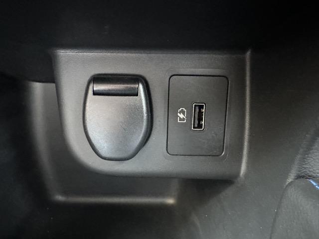 キックス オーテック　純正ナビゲーション　アラウンドビューモニター　プロパイロット　デジタルインナーミラー　スマートキー　ＬＥＤヘッドライト　フルオートエアコン　シートヒーター＆ハンドルヒーター　革巻きハンドル（27枚目）