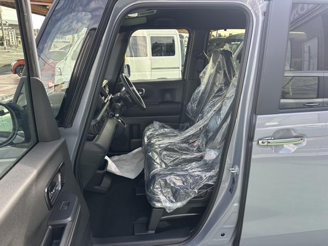 N-BOXカスタム ターボコーディネートスタイル ホンダセンシング LEDヘッドライト LEDフォグランプ 電子制御パーキングブレーキ オートブレーキホールド 両側パワースライドドア 本革巻ステライング 運転席・助手席シートヒーター 届出済未使用車(6枚目)
