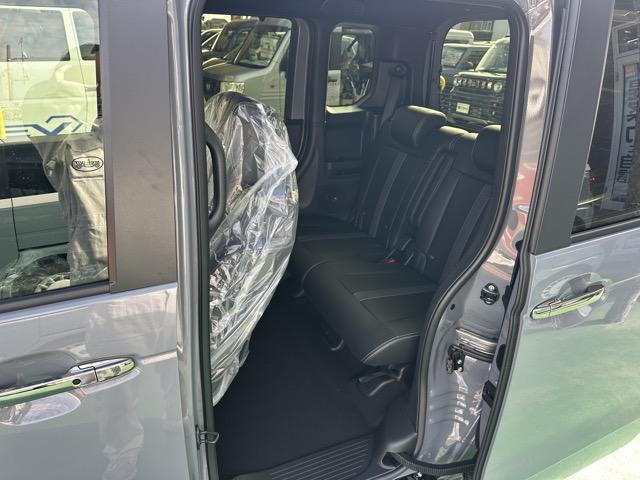 N-BOXカスタム ターボコーディネートスタイル ホンダセンシング LEDヘッドライト LEDフォグランプ 電子制御パーキングブレーキ オートブレーキホールド 両側パワースライドドア 本革巻ステライング 運転席・助手席シートヒーター 届出済未使用車(7枚目)