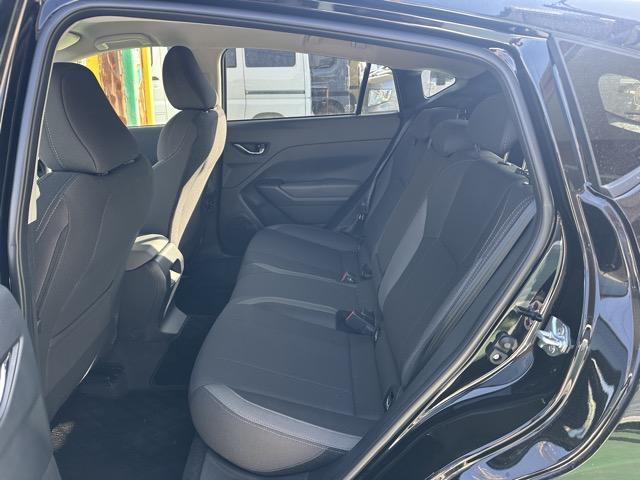 インプレッサ ＳＴ　２ＷＤ　スマートキー　ＬＥＤヘッドライト　フルオートエアコン　電気式パーキングブレーキ　ＵＳＢ充電ソケット　オートクルーズコントロール　パドルシフト　オートライト　電動格納ドアミラー（7枚目）