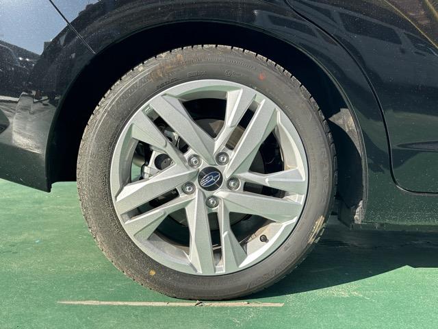 インプレッサ ＳＴ　２ＷＤ　スマートキー　ＬＥＤヘッドライト　フルオートエアコン　電気式パーキングブレーキ　ＵＳＢ充電ソケット　オートクルーズコントロール　パドルシフト　オートライト　電動格納ドアミラー（13枚目）