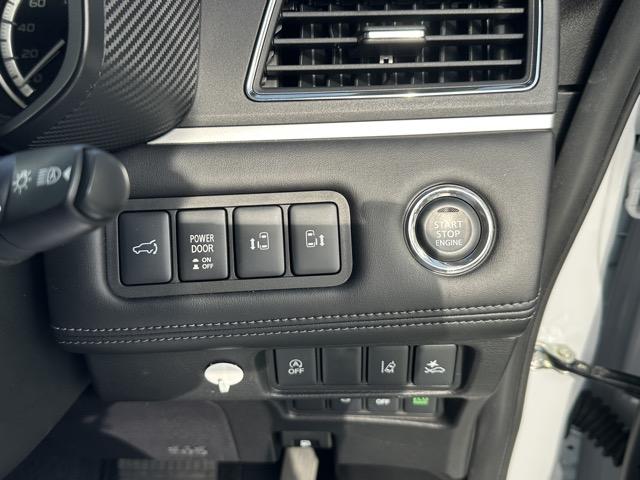 デリカD:5 P 8人乗り ナビ取付パッケージII 純正ナビゲーション アラウンドビューモニター スマートキー LEDヘッドライト 両側パワースライドドア フルオートエアコン シートヒーター パワーバックドア(21枚目)