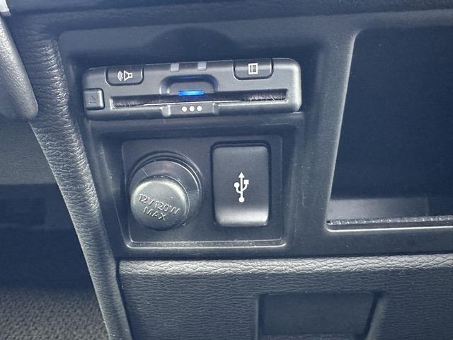 デリカD:5 P 8人乗り ナビ取付パッケージII 純正ナビゲーション アラウンドビューモニター スマートキー LEDヘッドライト 両側パワースライドドア フルオートエアコン シートヒーター パワーバックドア(30枚目)