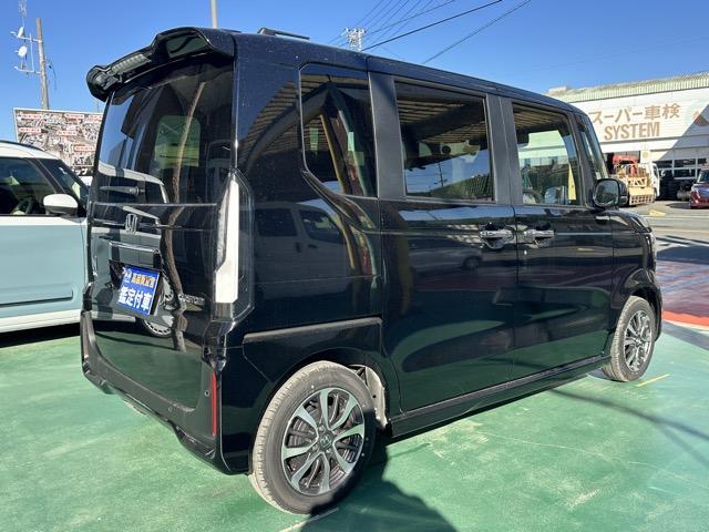 N-BOXカスタム ベースグレード 両側パワースライドドア スマートキー LEDヘッドライト フルオートエアコン シートヒーター USB充電ソケット ロールサンシェード シートバックテーブル 電気式パーキングブレーキ 届出済未使用車(16枚目)