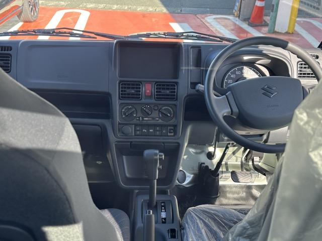 スーパーキャリイ Xリミテッド 4WD 4AT 特別仕様車 専用フロントガーニッシュ 専用サイドデカール LEDヘッドランプ&フォグランプベゼル(ブラック塗装)専用スチールホイール(ブラック塗装) 電動格納ドアミラー 届出済未使用車(11枚目)