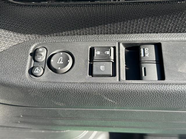 N-VAN ファン 2WD CVT ホンダセンシング フルLEDヘッドライト 運転席用&助手席用i-SRSエアバッグシステム 充電用USBジャック スマートキー アクセサリーソケット(DC12V) 届出済未使用車(17枚目)