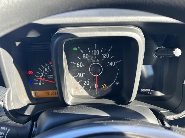 N-VAN ファン 2WD CVT ホンダセンシング フルLEDヘッドライト 運転席用&助手席用i-SRSエアバッグシステム 充電用USBジャック スマートキー アクセサリーソケット(DC12V) 届出済未使用車(24枚目)