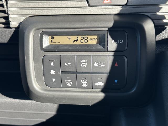 N-VAN ファン 2WD CVT ホンダセンシング フルLEDヘッドライト 運転席用&助手席用i-SRSエアバッグシステム 充電用USBジャック スマートキー アクセサリーソケット(DC12V) 届出済未使用車(20枚目)