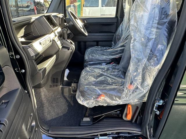 N-VAN ファン 2WD CVT ホンダセンシング フルLEDヘッドライト 運転席用&助手席用i-SRSエアバッグシステム 充電用USBジャック スマートキー アクセサリーソケット(DC12V) 届出済未使用車(6枚目)