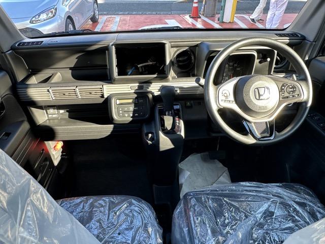 N-VAN ファン 2WD CVT ホンダセンシング フルLEDヘッドライト 運転席用&助手席用i-SRSエアバッグシステム 充電用USBジャック スマートキー アクセサリーソケット(DC12V) 届出済未使用車(9枚目)