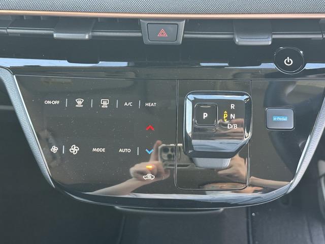 サクラ X ナビゲーション バックカメラ スマートキー LEDヘッドライト フルオートエアコン 電気式パーキングブレーキ 電動格納ドアミラー 前後パワーウィンドー 衝突被害軽減ブレーキ オートライト(17枚目)