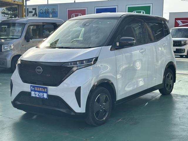 サクラ G ニッサンコネクトナビ アラウンドビューモニター エマージェンシーブレーキ プロパイロット LEDヘッドランプ シートヒーター ステアリングヒーター スマートキー 充電ケーブル付属(4枚目)