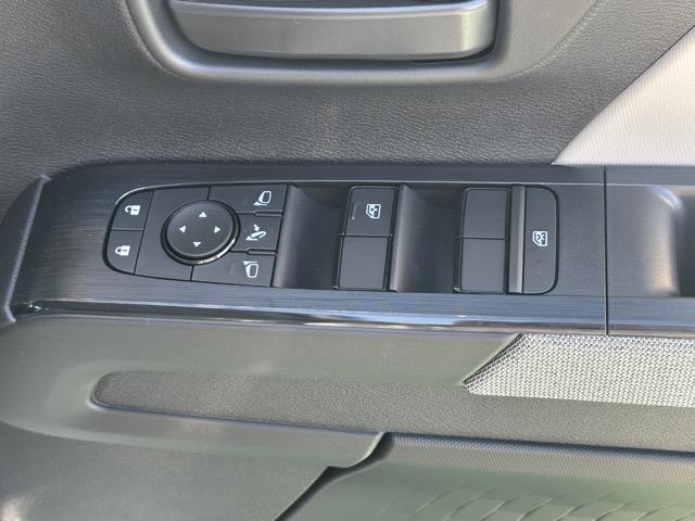 ルークス Ｘ　快適パック　エマージェンシーブレーキ　アラウンドビューモニター　ＬＥＤヘッドランプ　パワースライドドア　リヤシーリングファン　ロールサンシェード　パーソナルテーブル　ＵＳＢ電源ポート　届出済未使用車（20枚目）